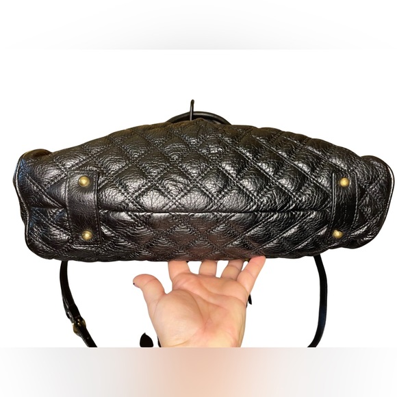 EUC Marc Jacobs Leather Kiss lock Handbag/ Crossbody - Picture 12 of 12